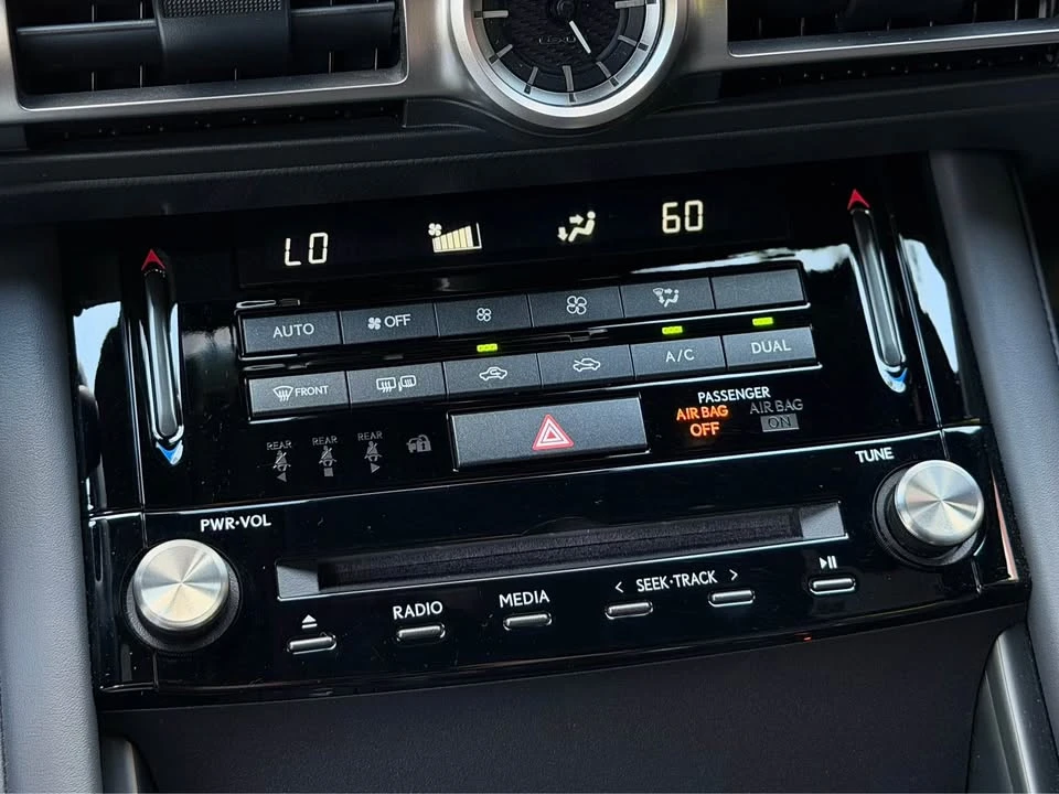 2022 Lexus IS 3rd Gen - Image 16 of 20