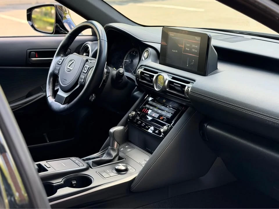 2022 Lexus IS 3rd Gen - Image 20 of 20