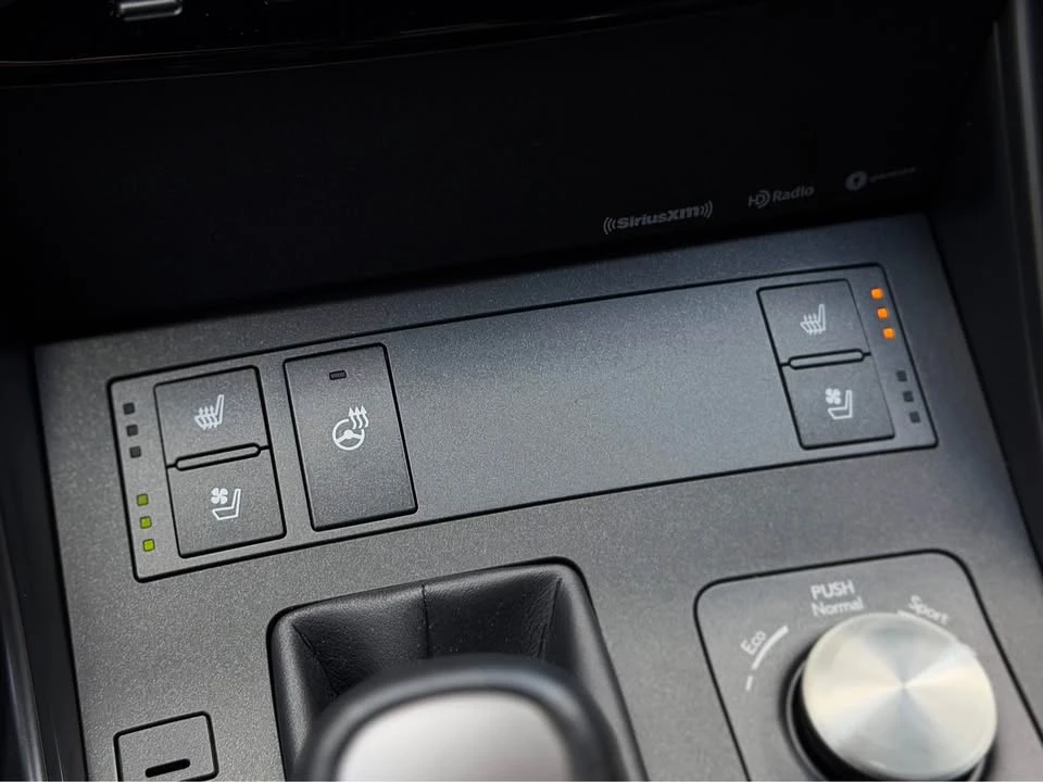 2022 Lexus IS 3rd Gen - Image 15 of 20