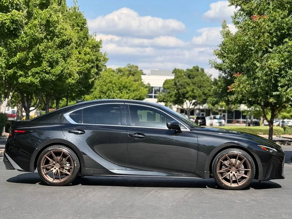 2022 Lexus IS 3rd Gen - Image 5 of 20