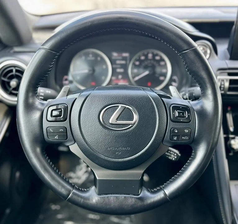 2022 Lexus IS 3rd Gen - Image 4 of 17