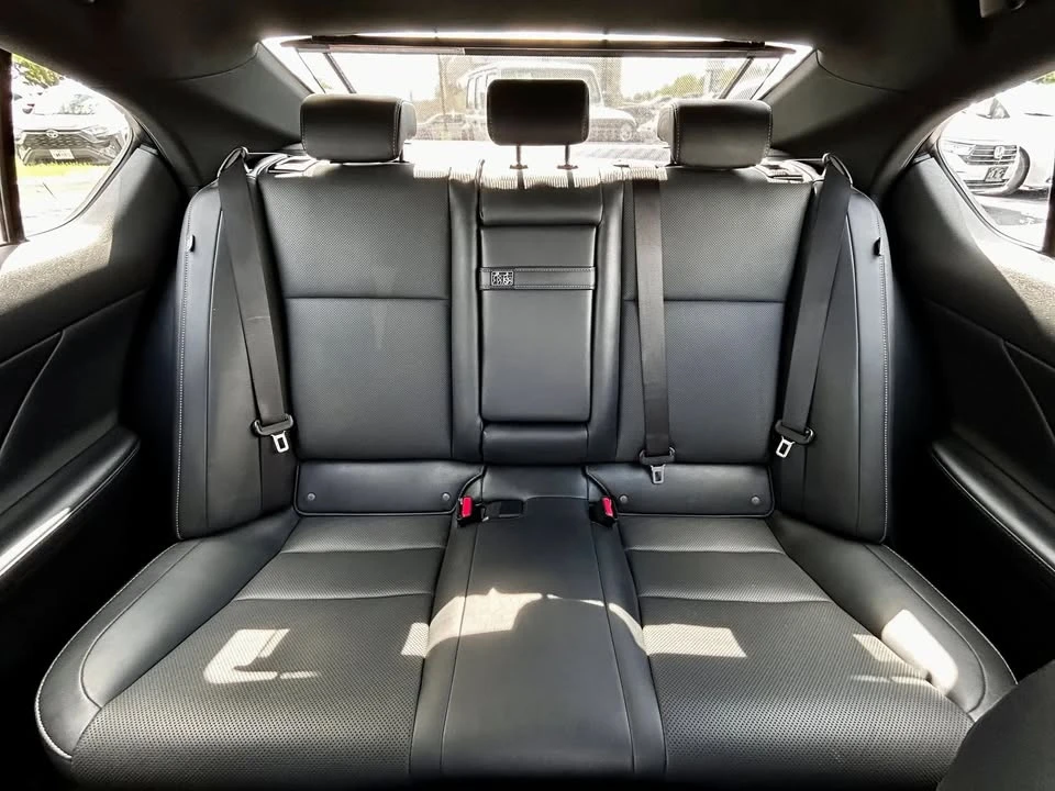 2022 Lexus IS 3rd Gen - Image 14 of 17