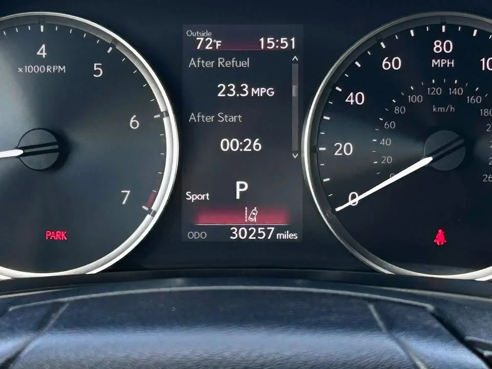 2022 Lexus IS 3rd Gen - Image 5 of 17