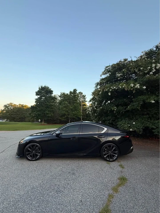 2022 Lexus IS 3rd Gen - Image 4 of 15