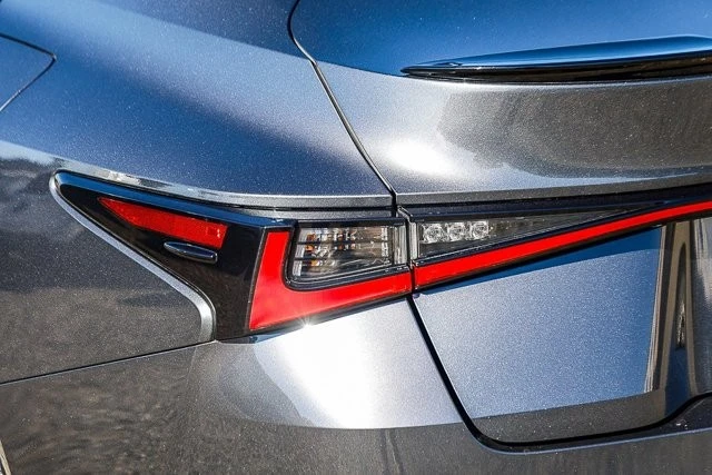 2022 Lexus IS 3rd Gen - Image 8 of 12