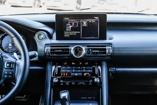 2022 Lexus IS 3rd Gen - Image 11 of 12