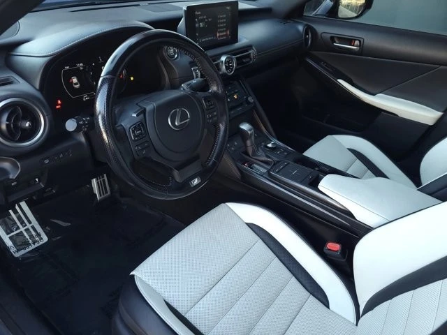 2022 Lexus IS 3rd Gen - Image 9 of 12