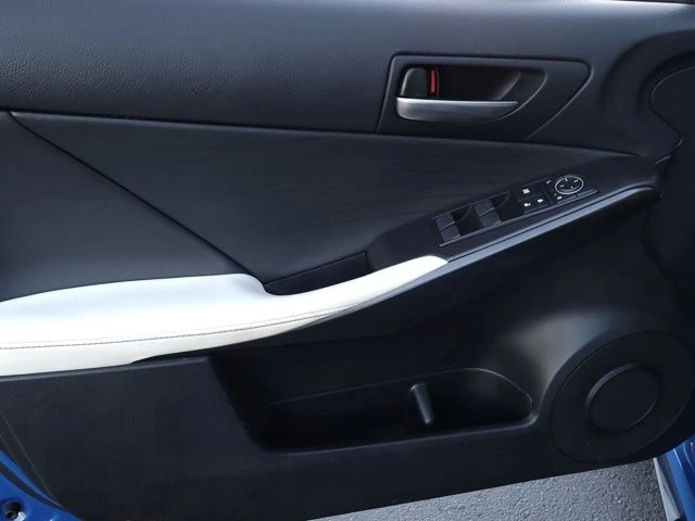 2022 Lexus IS 3rd Gen - Image 10 of 12