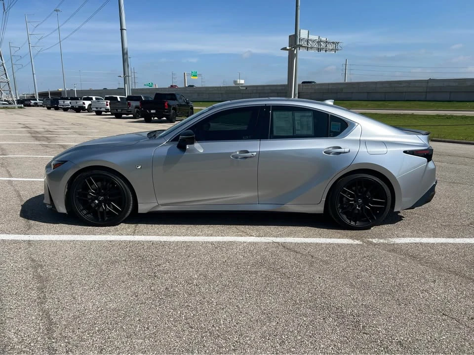 2022 Lexus IS 3rd Gen - Image 3 of 11