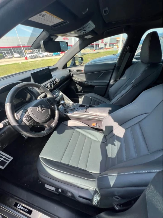 2022 Lexus IS 3rd Gen - Image 7 of 11