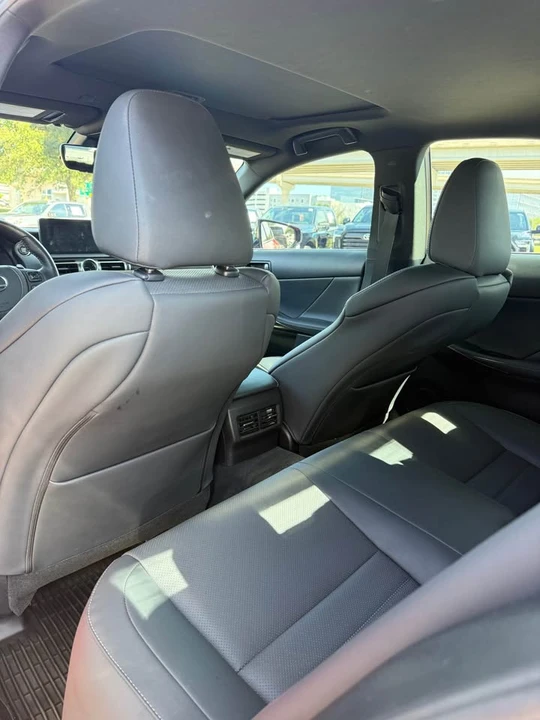 2022 Lexus IS 3rd Gen - Image 6 of 12