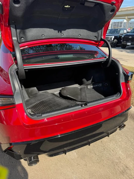 2022 Lexus IS 3rd Gen - Image 5 of 12