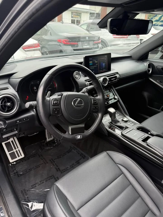 2022 Lexus IS 3rd Gen - Image 6 of 7