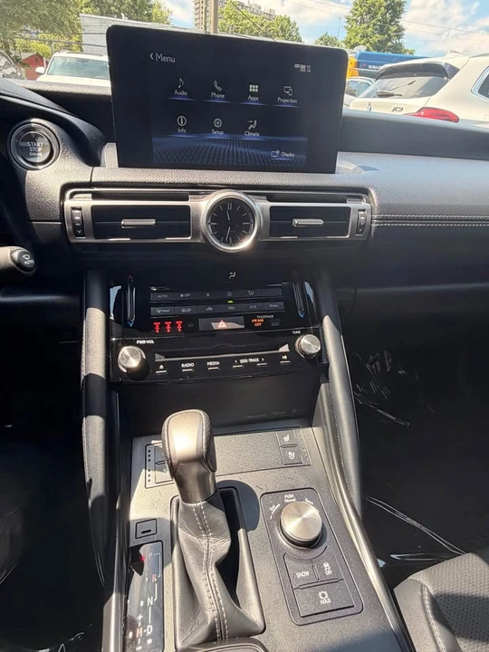 2022 Lexus IS 3rd Gen - Image 8 of 10