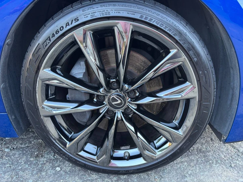 2022 Lexus IS 3rd Gen - Image 18 of 22