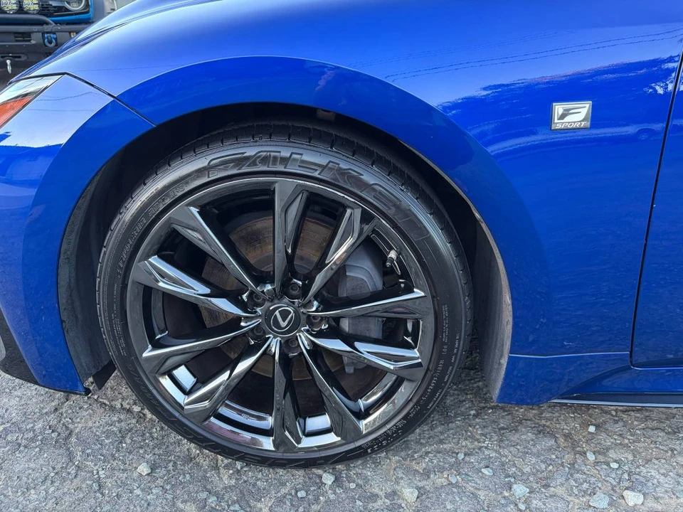 2022 Lexus IS 3rd Gen - Image 16 of 22