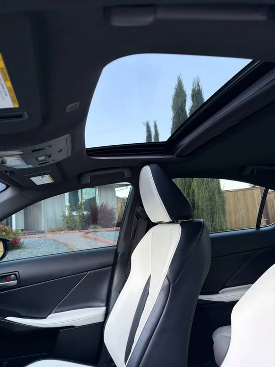 2022 Lexus IS 3rd Gen - Image 9 of 22