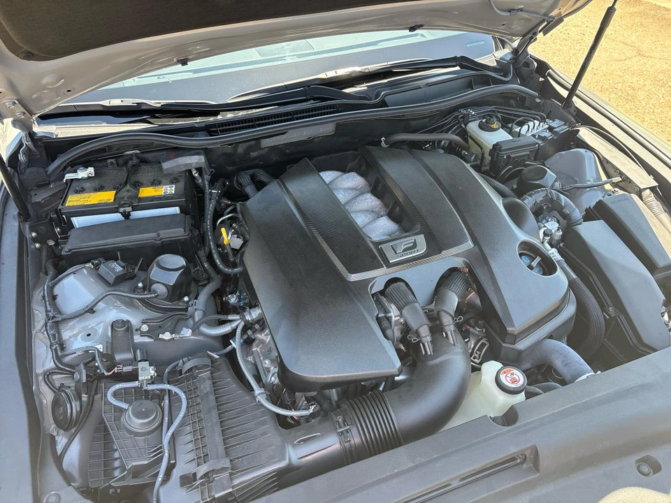 2022 Lexus IS 3rd Gen - Image 12 of 13
