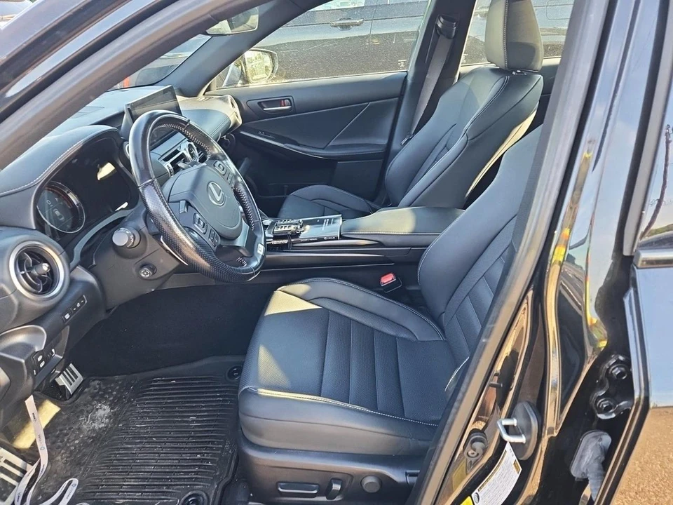 2022 Lexus IS 3rd Gen - Image 8 of 11
