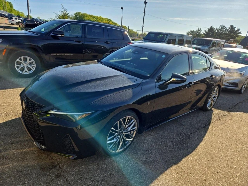 2022 Lexus IS 3rd Gen - Image 4 of 11