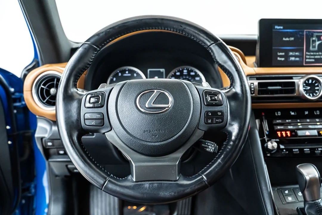 2022 Lexus IS 3rd Gen - Image 29 of 31