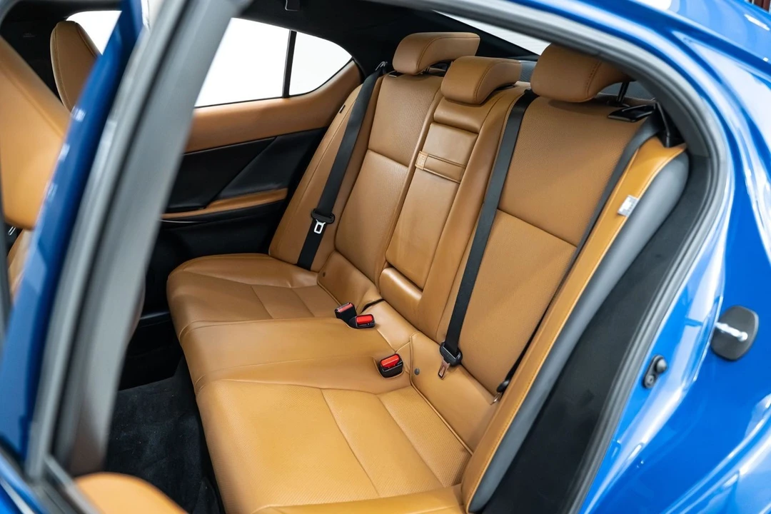 2022 Lexus IS 3rd Gen - Image 22 of 31