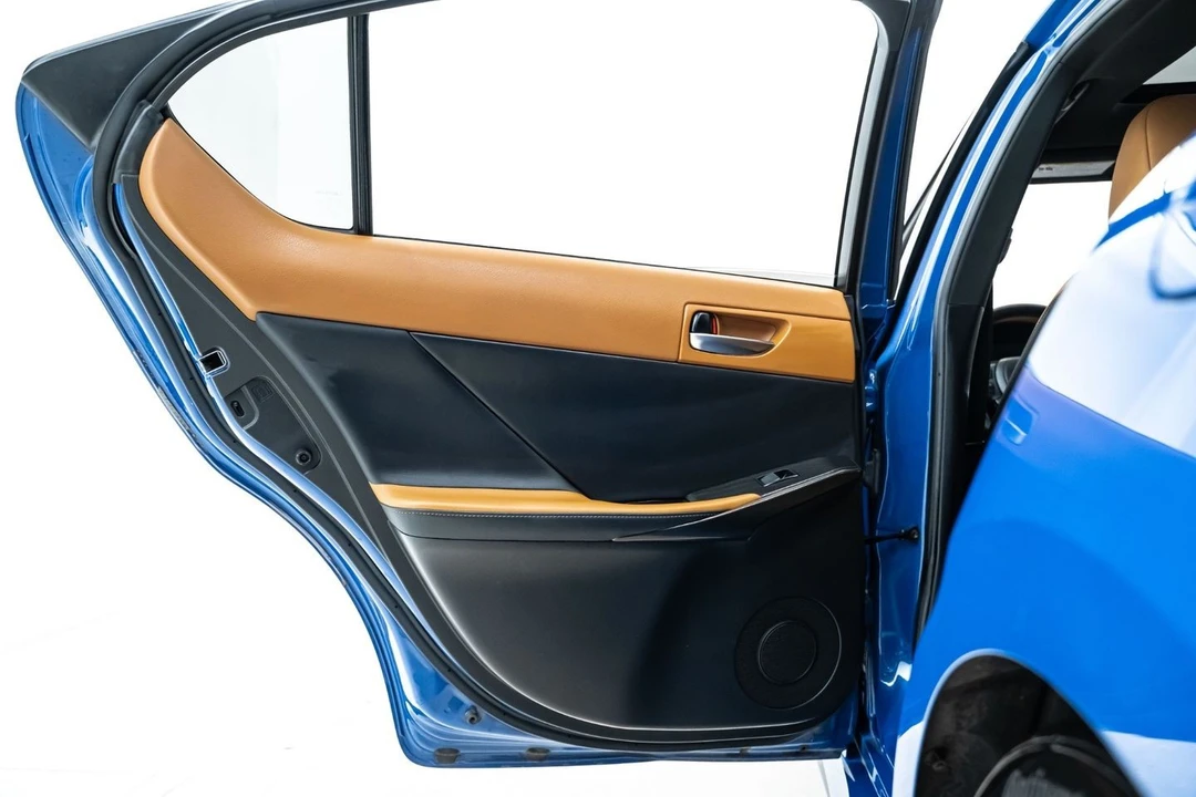 2022 Lexus IS 3rd Gen - Image 20 of 31