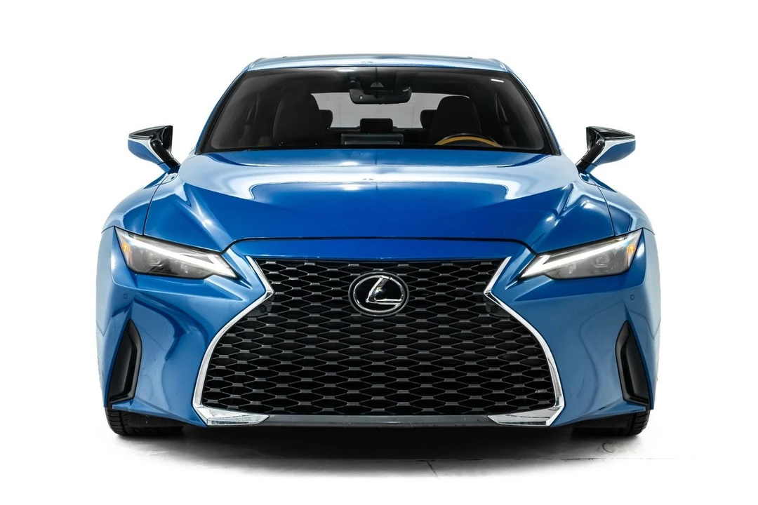 2022 Lexus IS 3rd Gen - Image 8 of 31