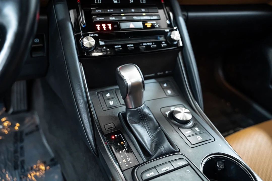 2022 Lexus IS 3rd Gen - Image 30 of 31
