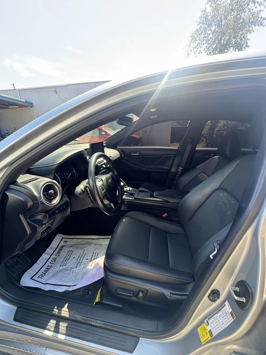 2022 Lexus IS 3rd Gen - Image 11 of 20