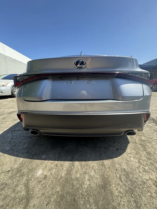 2022 Lexus IS 3rd Gen - Image 16 of 20