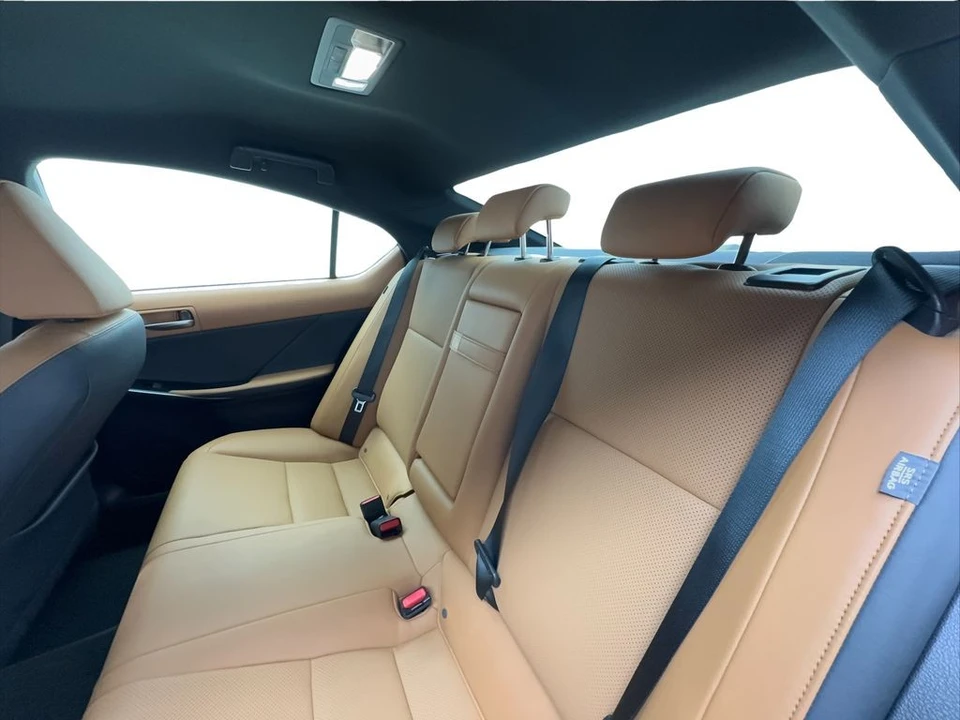 2022 Lexus IS 3rd Gen - Image 24 of 31