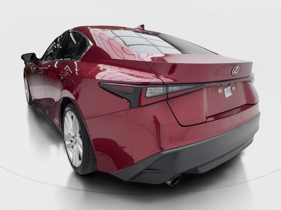 2022 Lexus IS 3rd Gen - Image 10 of 31