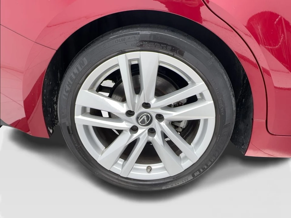 2022 Lexus IS 3rd Gen - Image 14 of 31