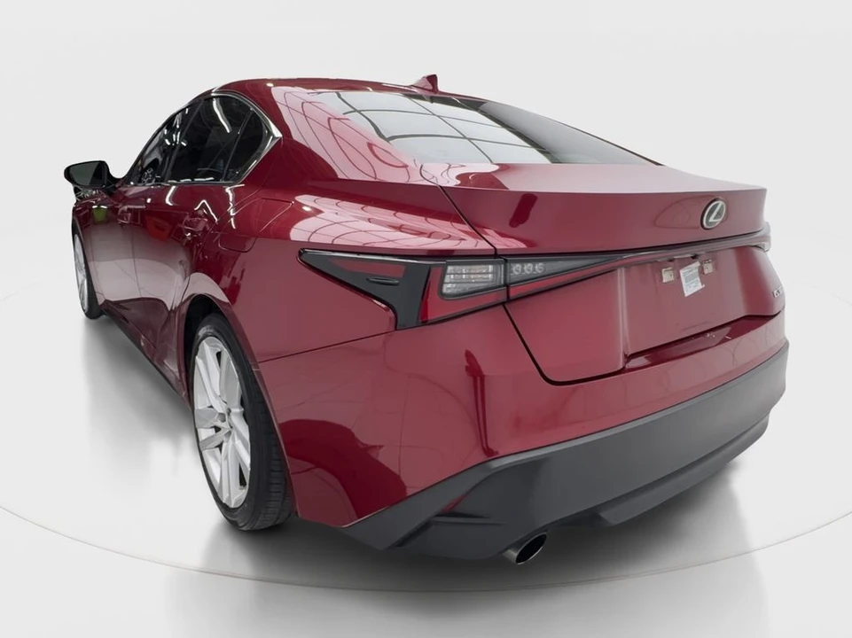 2022 Lexus IS 3rd Gen - Image 10 of 31