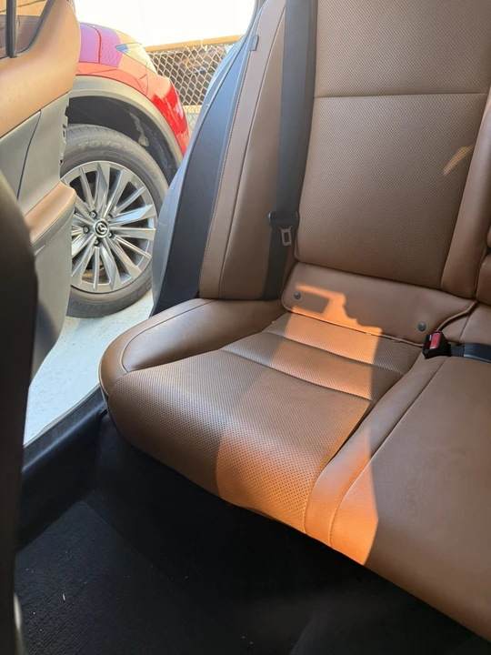 2022 Lexus IS 3rd Gen - Image 27 of 31
