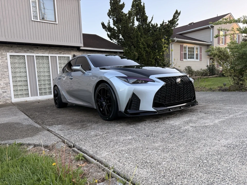2022 Lexus IS 3rd Gen - Image 5 of 31