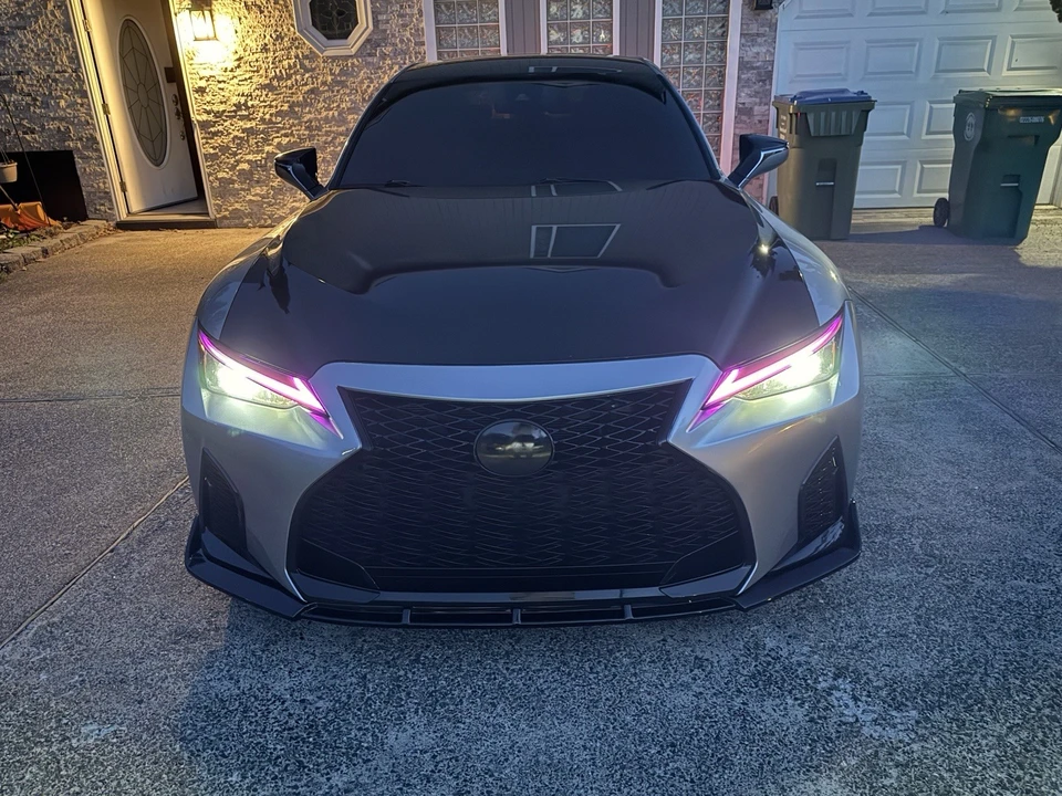 2022 Lexus IS 3rd Gen - Image 9 of 31