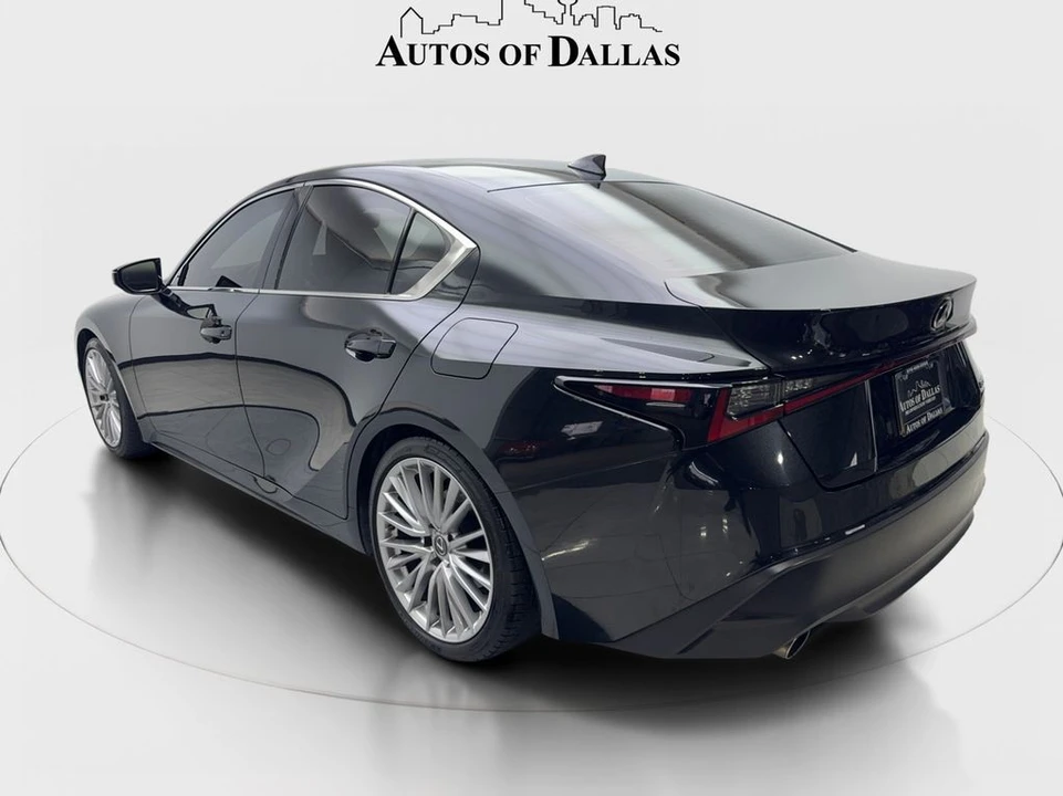 2022 Lexus IS 3rd Gen - Image 9 of 12