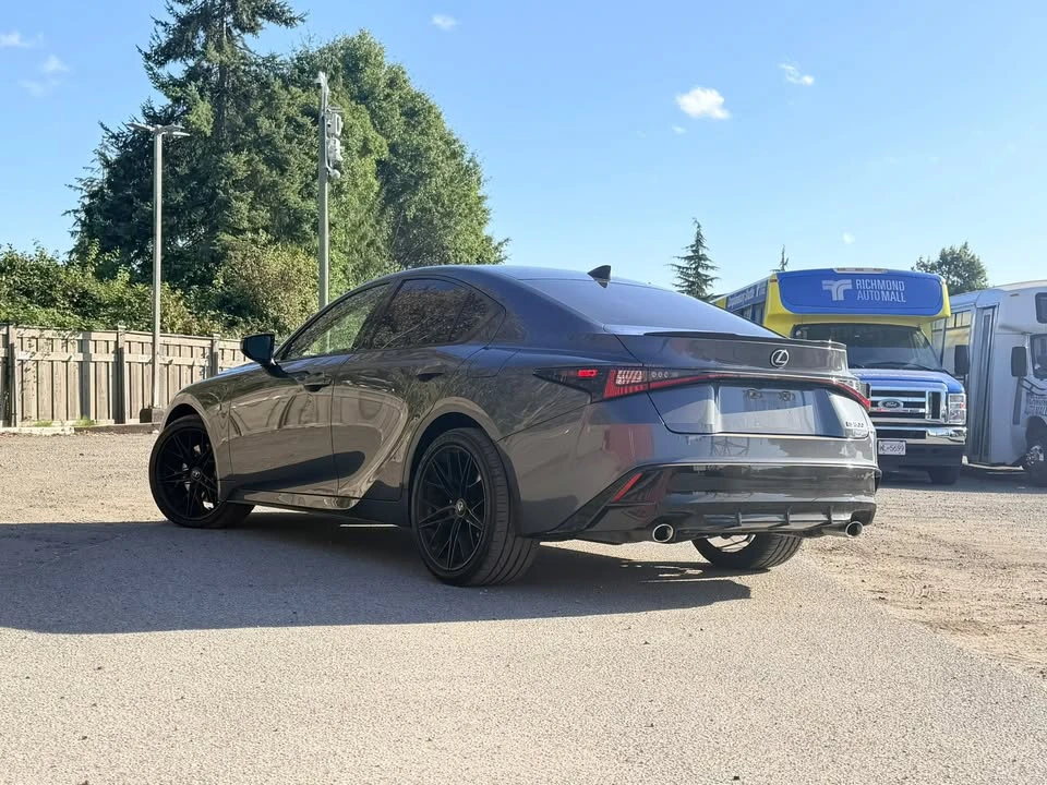 2022 Lexus IS 3rd Gen - Image 5 of 13
