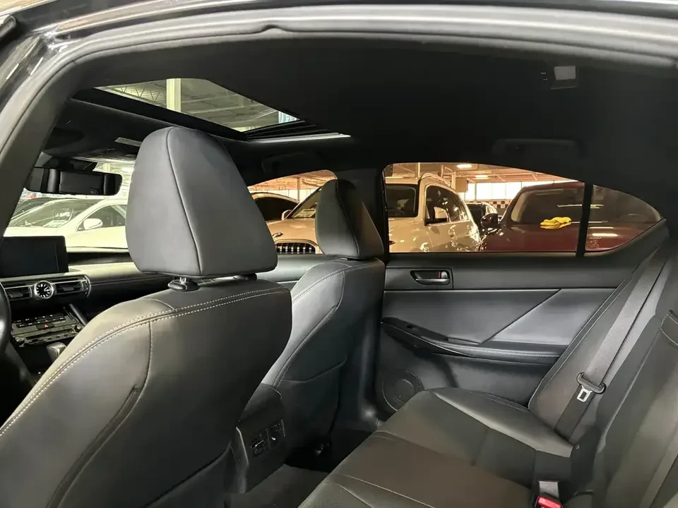 2022 Lexus IS 3rd Gen - Image 13 of 16