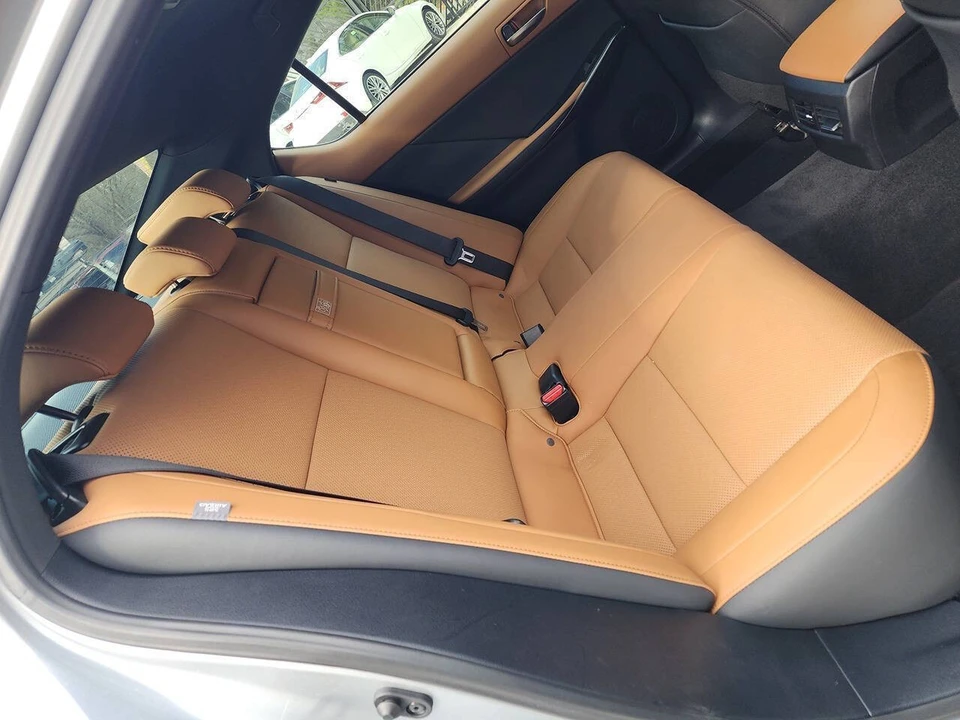 2022 Lexus IS 3rd Gen - Image 16 of 21