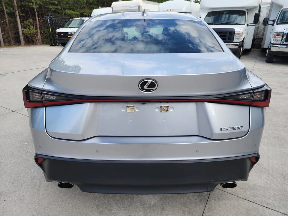 2022 Lexus IS 3rd Gen - Image 5 of 21