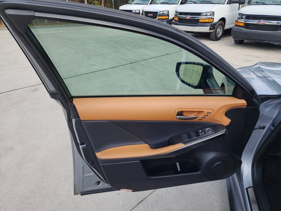 2022 Lexus IS 3rd Gen - Image 11 of 21
