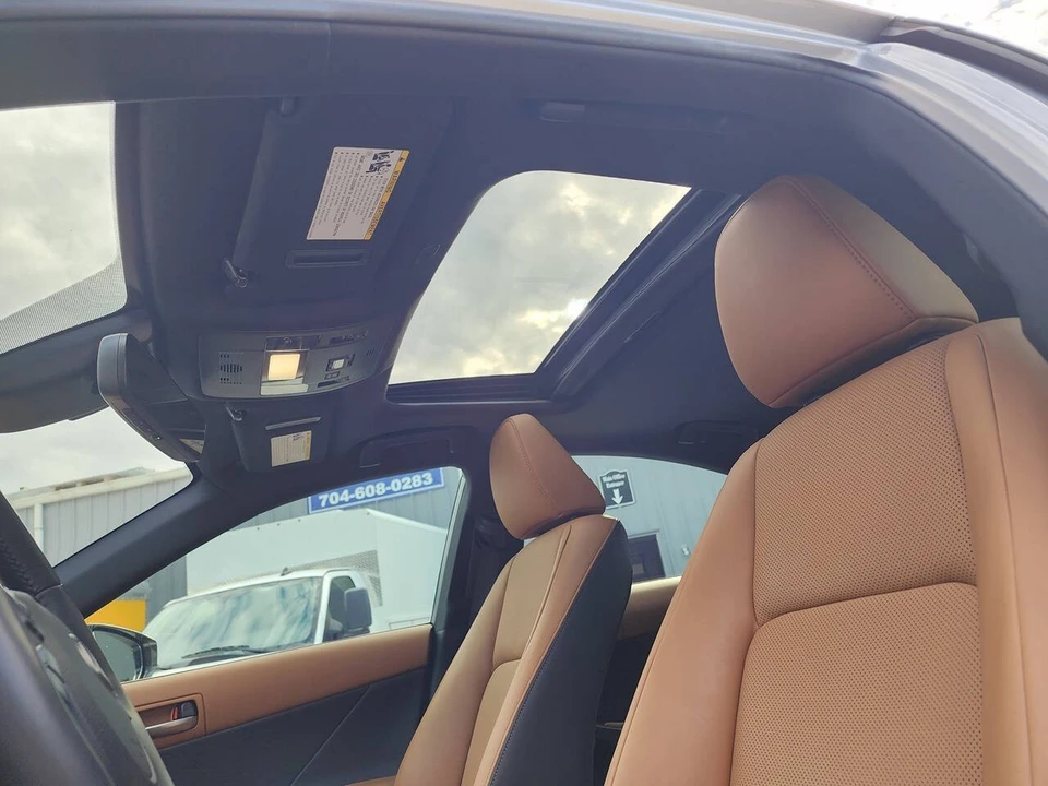 2022 Lexus IS 3rd Gen - Image 14 of 21