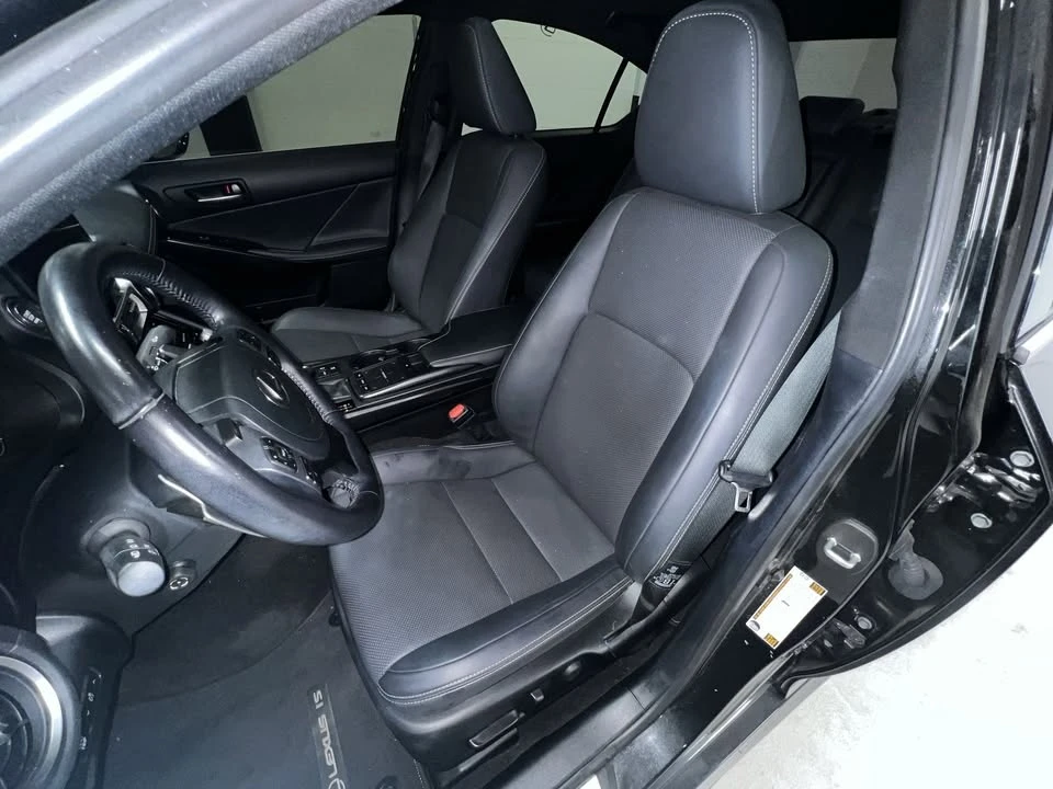 2022 Lexus IS 3rd Gen - Image 9 of 20