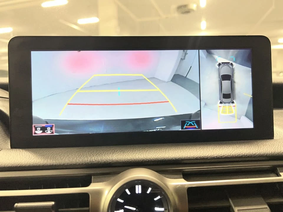 2022 Lexus IS 3rd Gen - Image 13 of 20