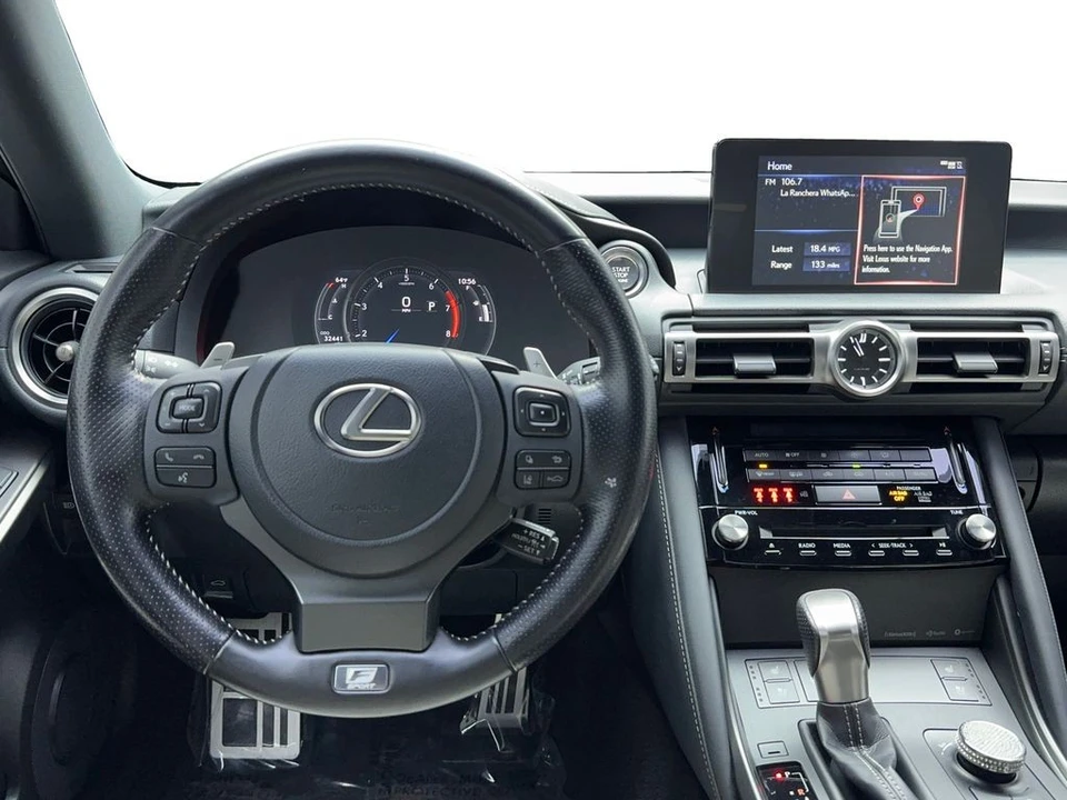 2022 Lexus - Image 16 of 31