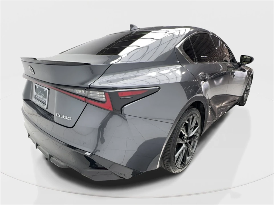 2022 Lexus IS 3rd Gen - Image 9 of 12