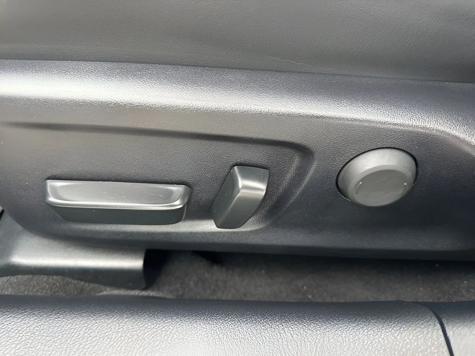 2022 Lexus IS 3rd Gen - Image 10 of 12
